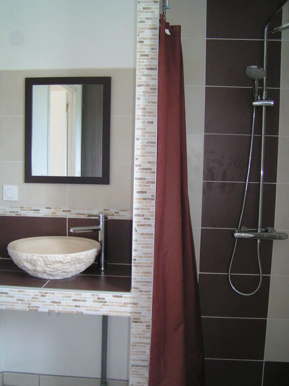 Ferienwohnung Aux Couleurs D'Ardeche Vallon-Pont-dʼArc Zimmer foto